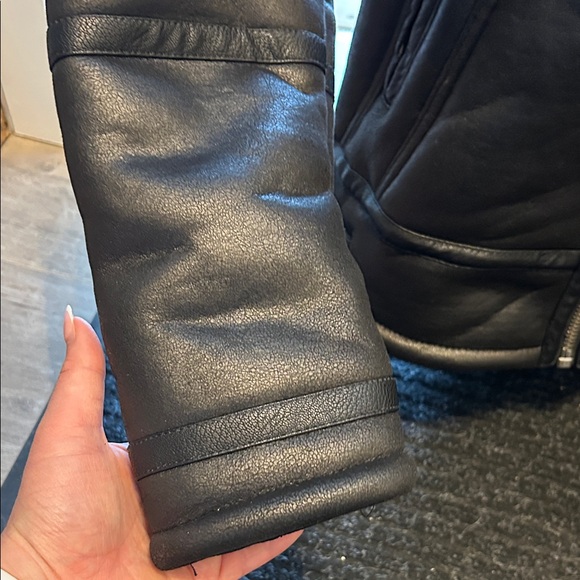 Trendy Black Teddy Jacket - Picture 6 of 10